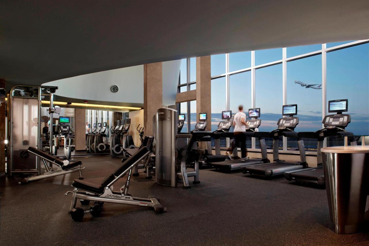 Marriott Montreal Airport In-Terminal Hotel Дорвал Екстериор снимка