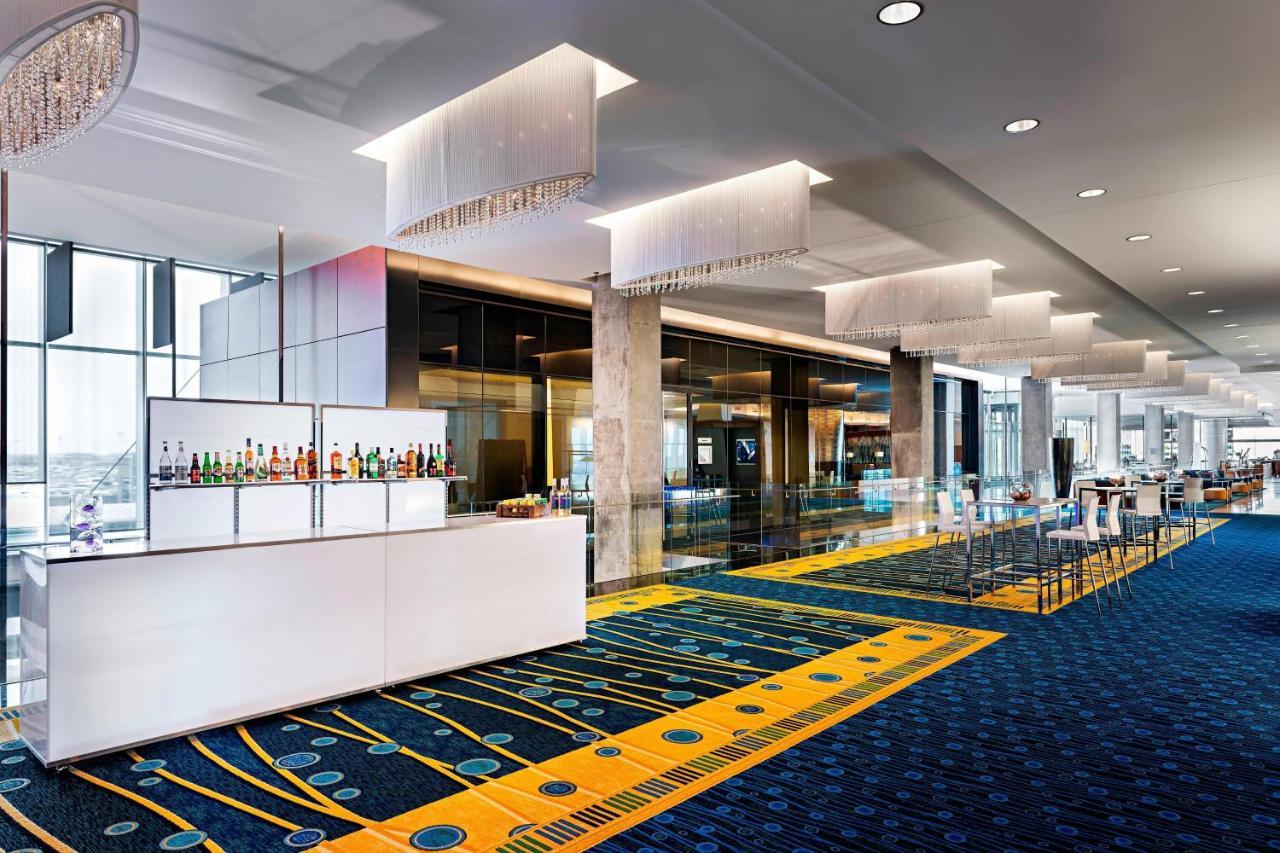 Marriott Montreal Airport In-Terminal Hotel Дорвал Екстериор снимка