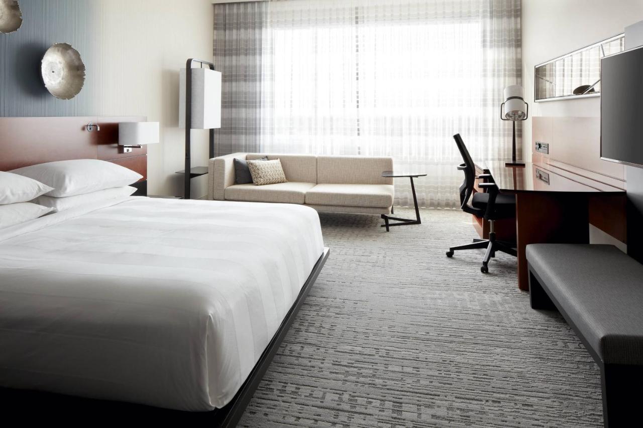 Marriott Montreal Airport In-Terminal Hotel Дорвал Екстериор снимка