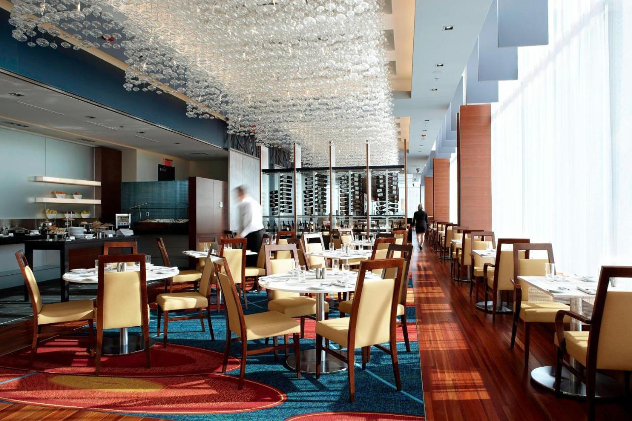 Marriott Montreal Airport In-Terminal Hotel Дорвал Екстериор снимка
