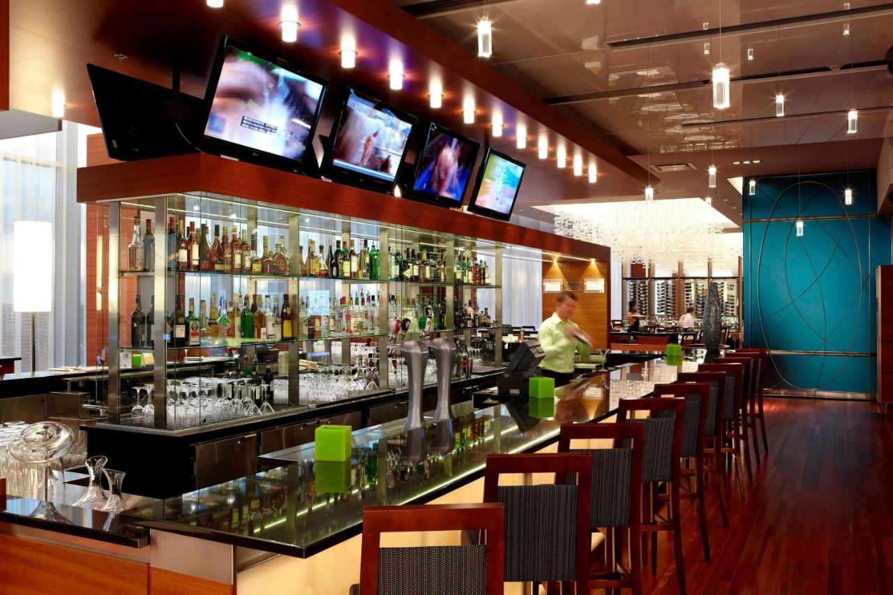 Marriott Montreal Airport In-Terminal Hotel Дорвал Екстериор снимка
