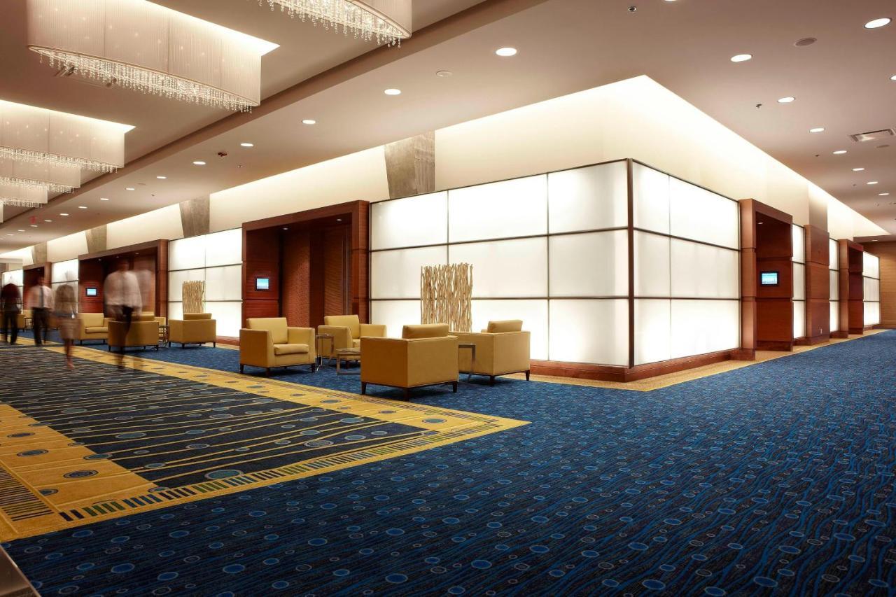 Marriott Montreal Airport In-Terminal Hotel Дорвал Екстериор снимка