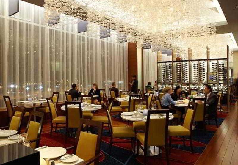 Marriott Montreal Airport In-Terminal Hotel Дорвал Екстериор снимка
