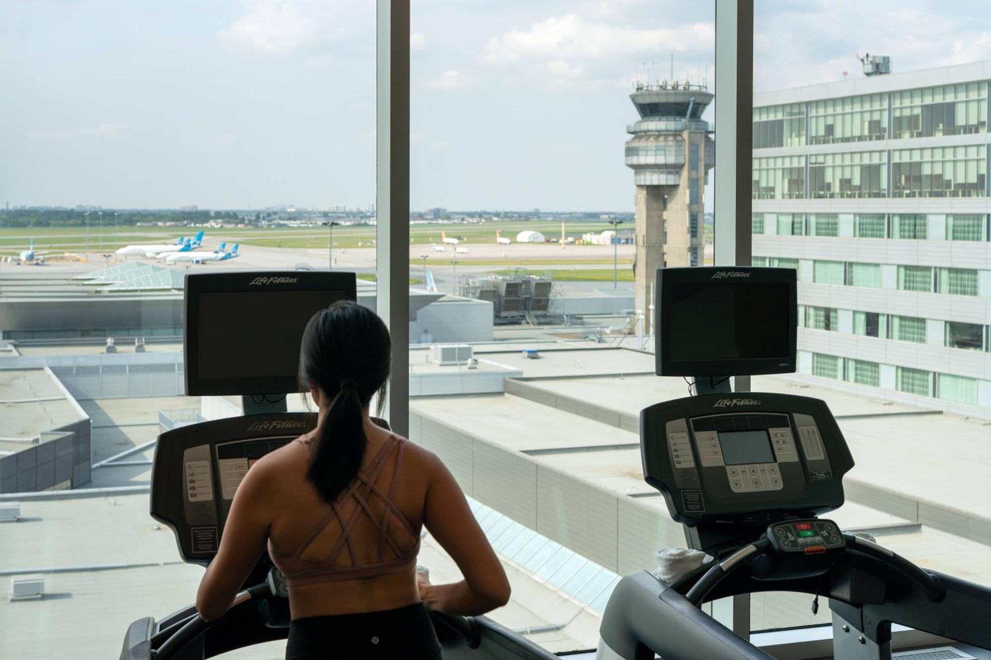 Marriott Montreal Airport In-Terminal Hotel Дорвал Екстериор снимка