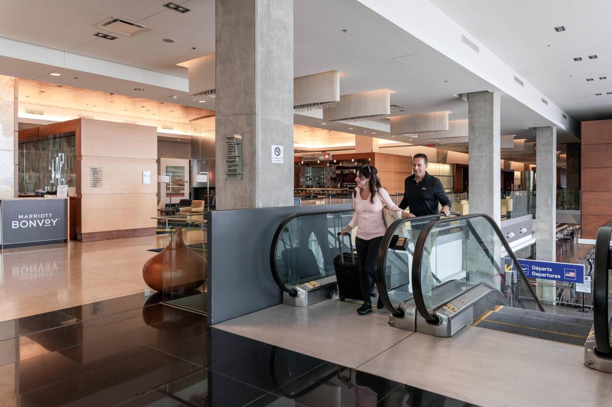 Marriott Montreal Airport In-Terminal Hotel Дорвал Екстериор снимка