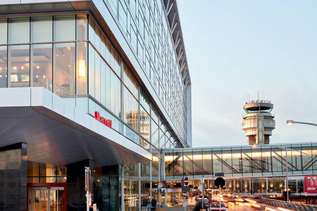 Marriott Montreal Airport In-Terminal Hotel Дорвал Екстериор снимка